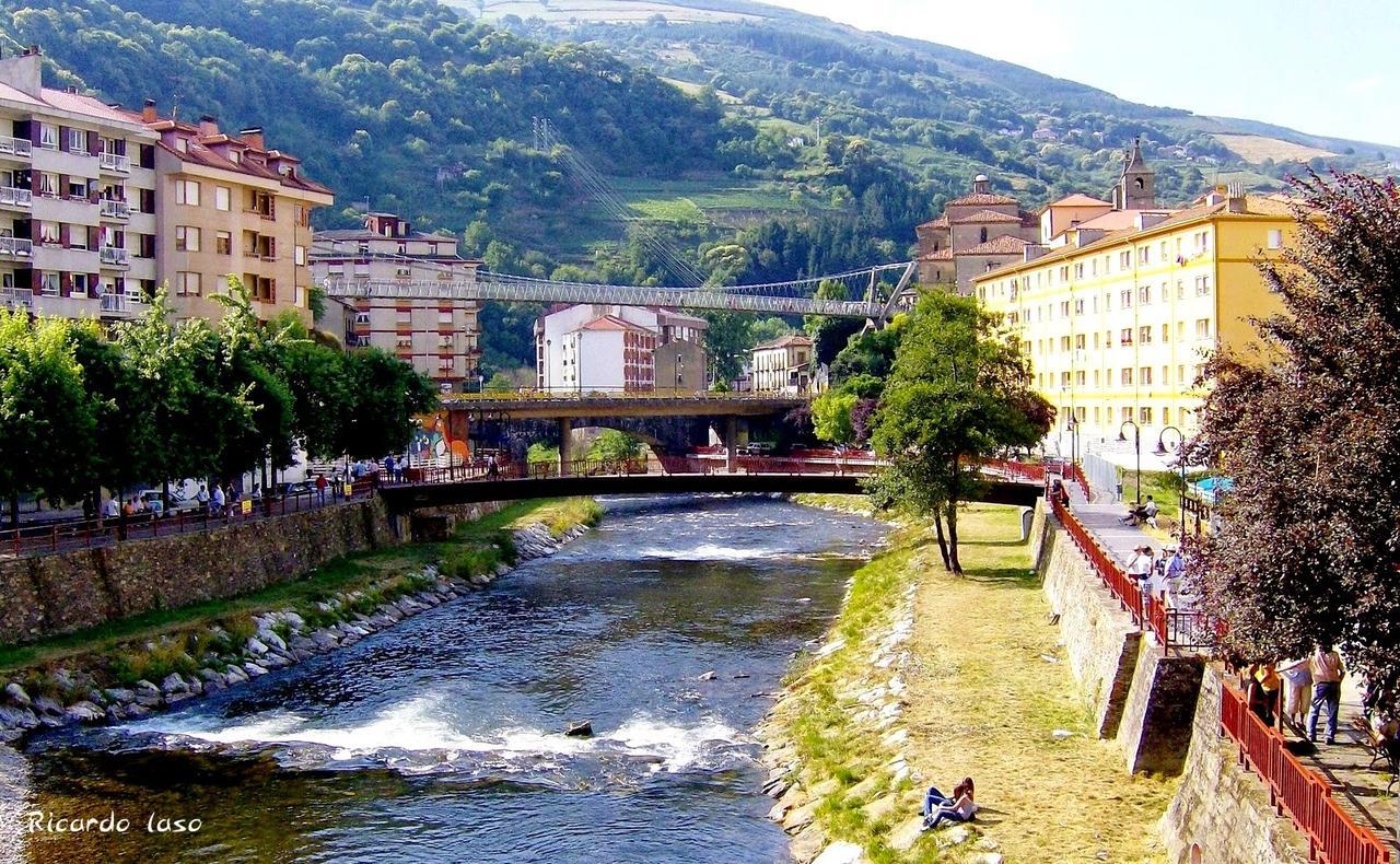 Hostal Los Nogales Cangas De Narcea Ngoại thất bức ảnh